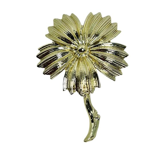 Vintage Gold Tone Flower Brooch With Flower Petal Clip On Earrings (5722) - Picture 5 of 9